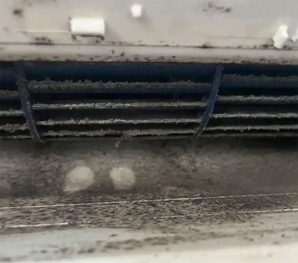 横县空调吹的风有股烧焦味是怎么回事